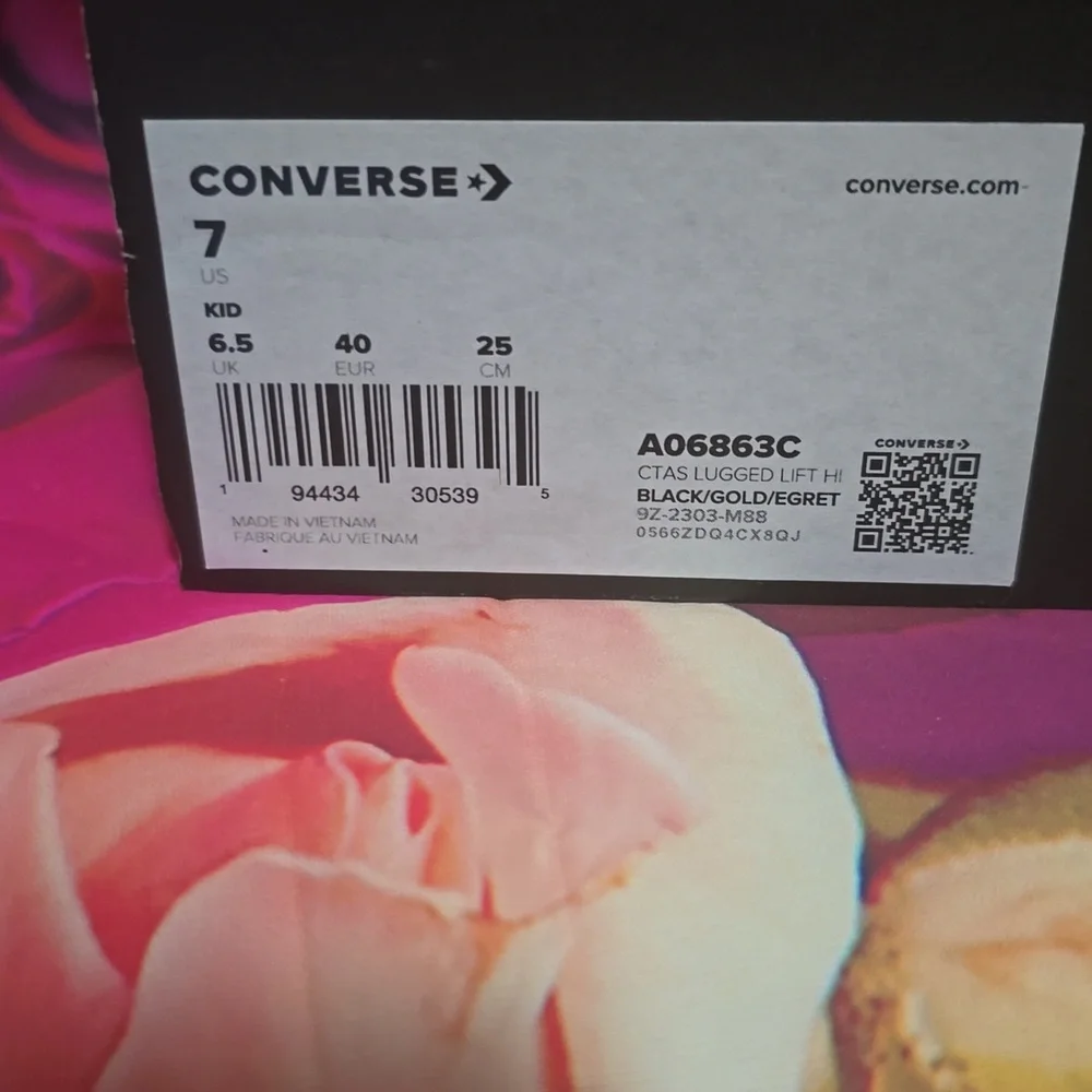 Converse - Picture 3 of 4